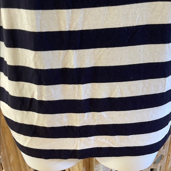 Chico's size 0 (fits like a Medium) Striped Navy Blue and White Women's Top - Picture 5 of 10
